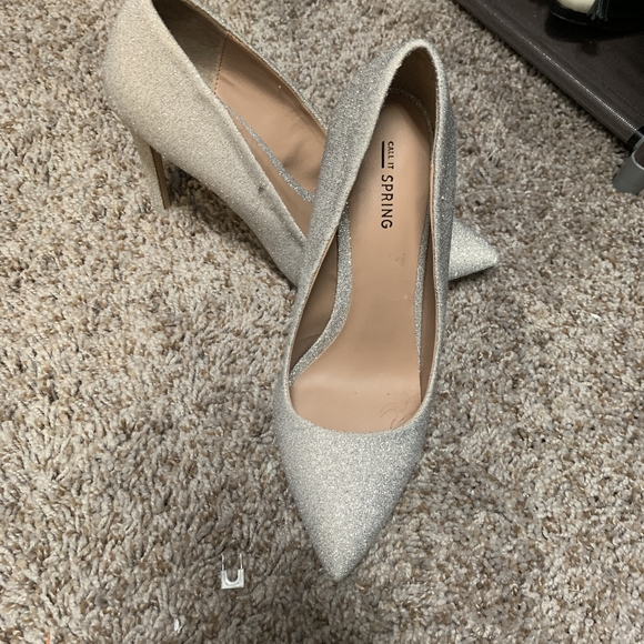 Silver shoes - Picture 1 of 1